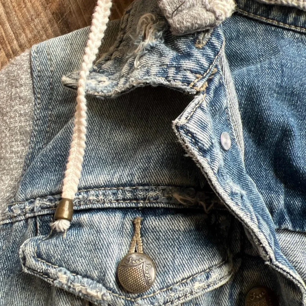Free People Light Blue Denim Jacket with Gray Hoodie Sleeves - Picture 4 of 5
